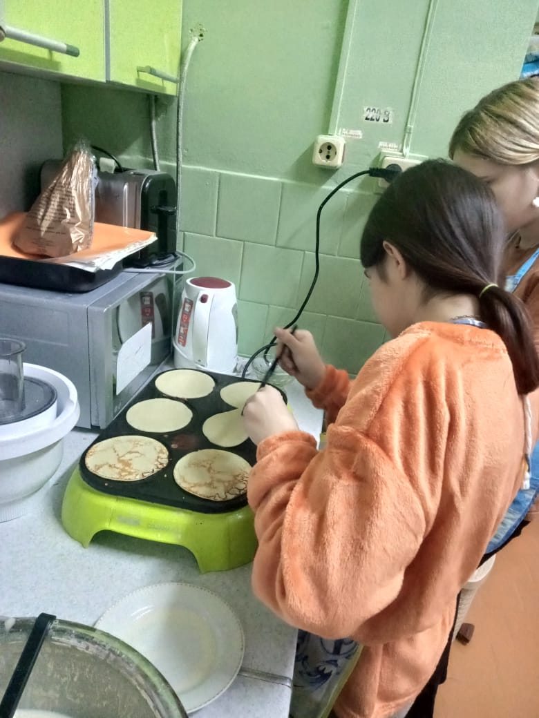 Проект «Домашняя кухня» дети учатся готовить Блины