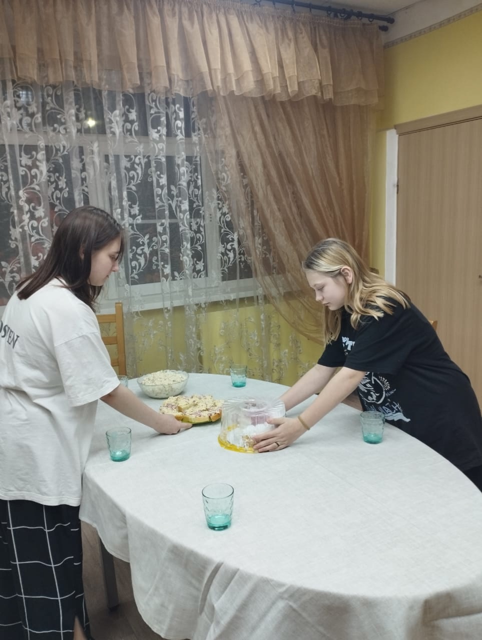 Поздравляем с днем рождения Ксению М. и Валерию П.