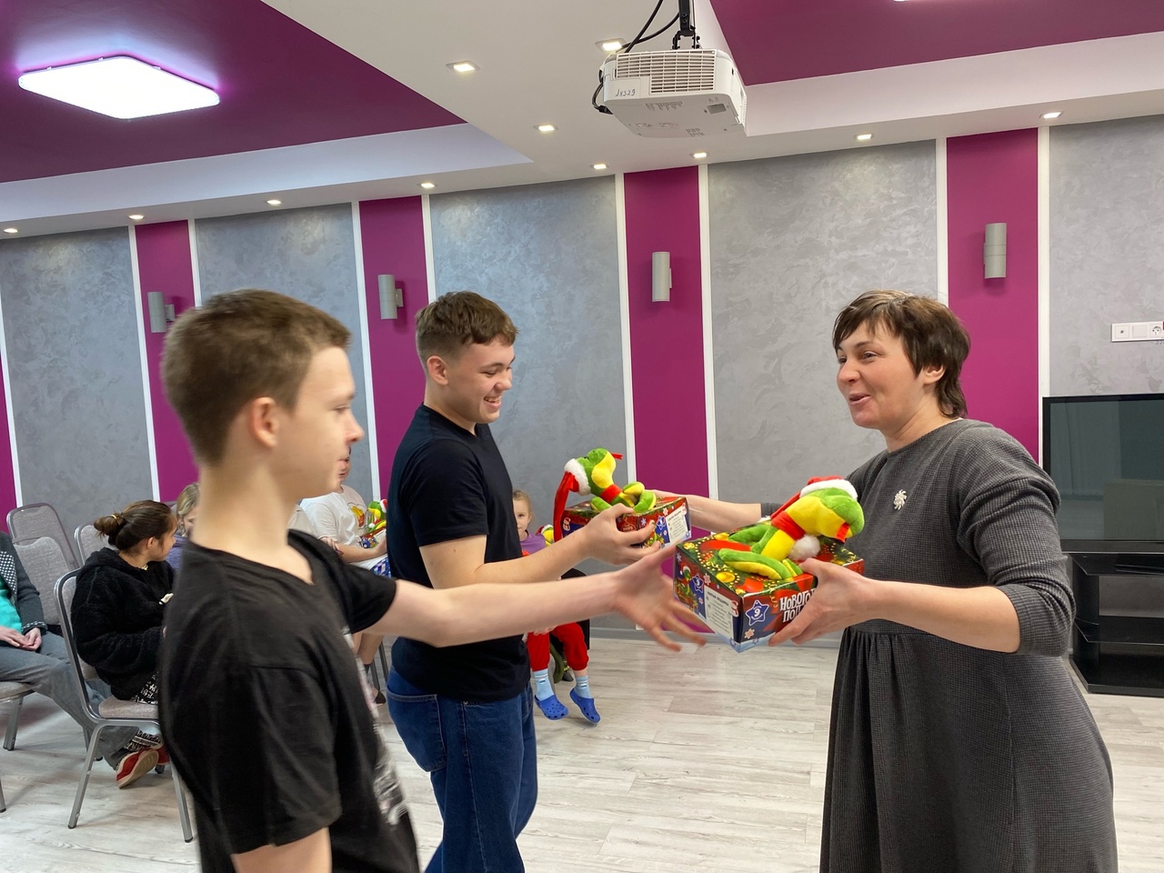 Подарки от наших друзей