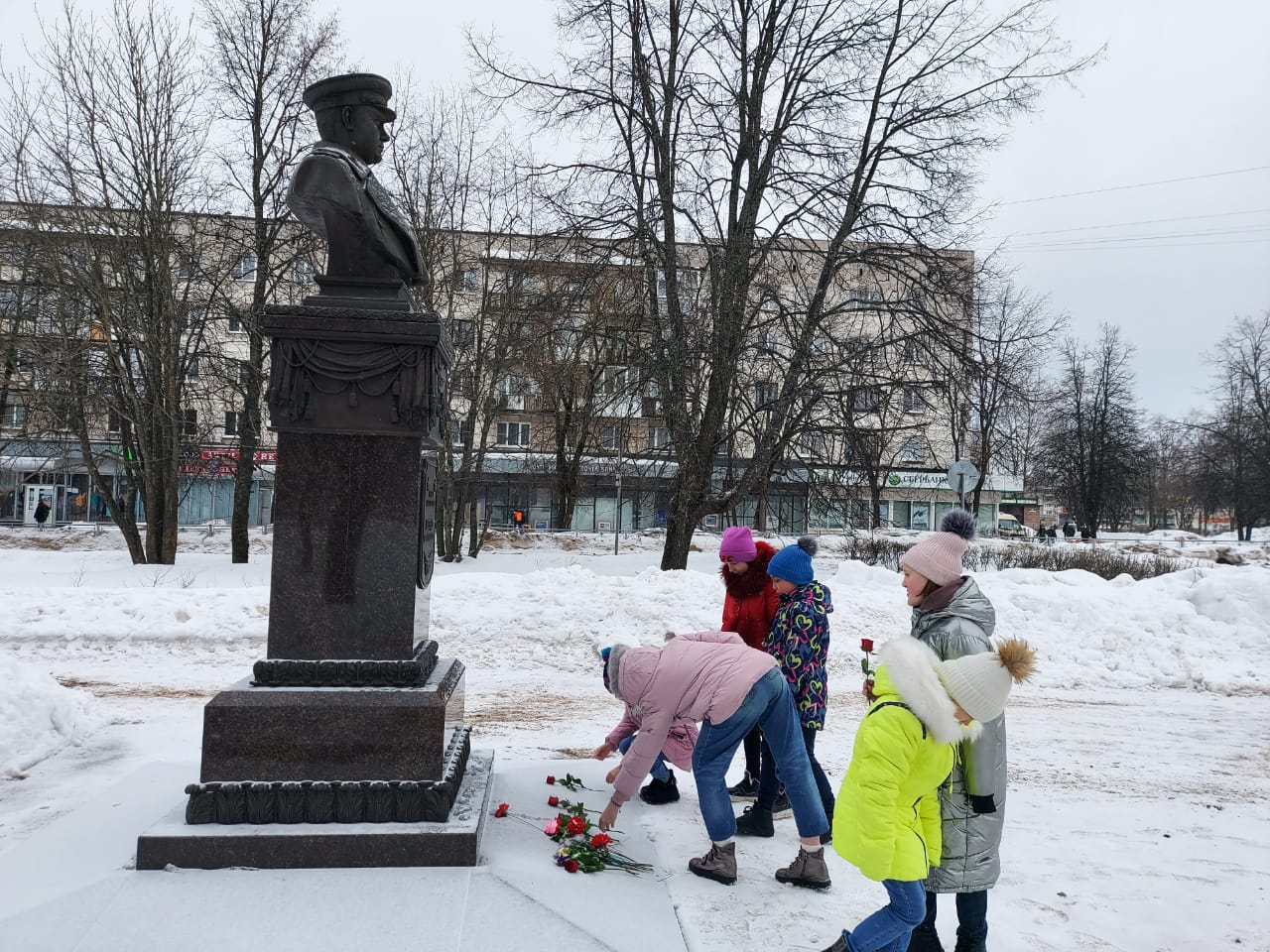 Участие в возложении цветов к памятникам погибшим воинам в годы Великой Отечественной войны