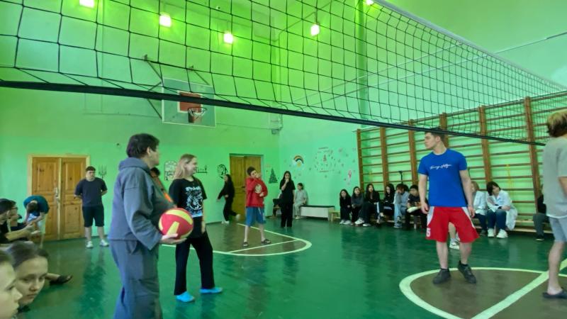 Дружеская встреча по волейболу и пионерболу 