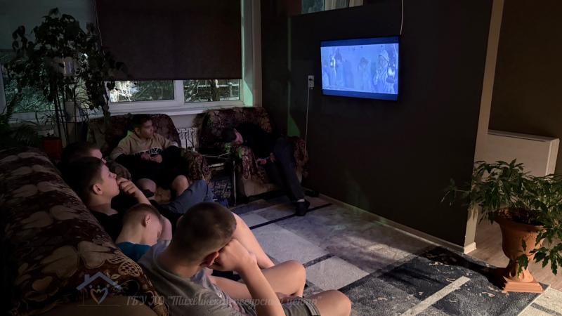 «Садись рядом, Мишка»: смотрим и помним историю детей блокадного Ленинграда.