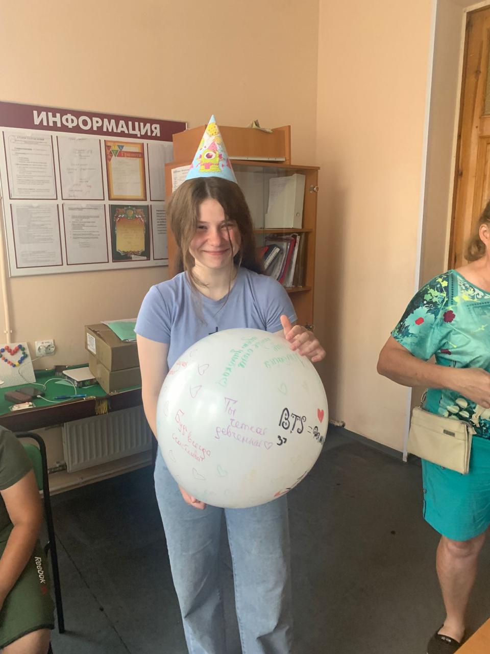 Поздравляли нашу Дашеньку с Днем рождения!