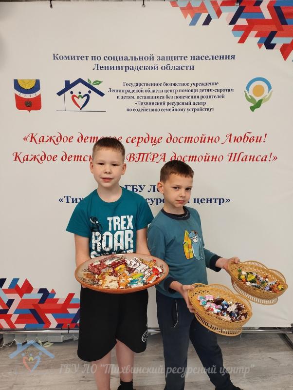 Сладкий праздник в Тихвинском ресурсном центре: отмечаем Всемирный день конфет