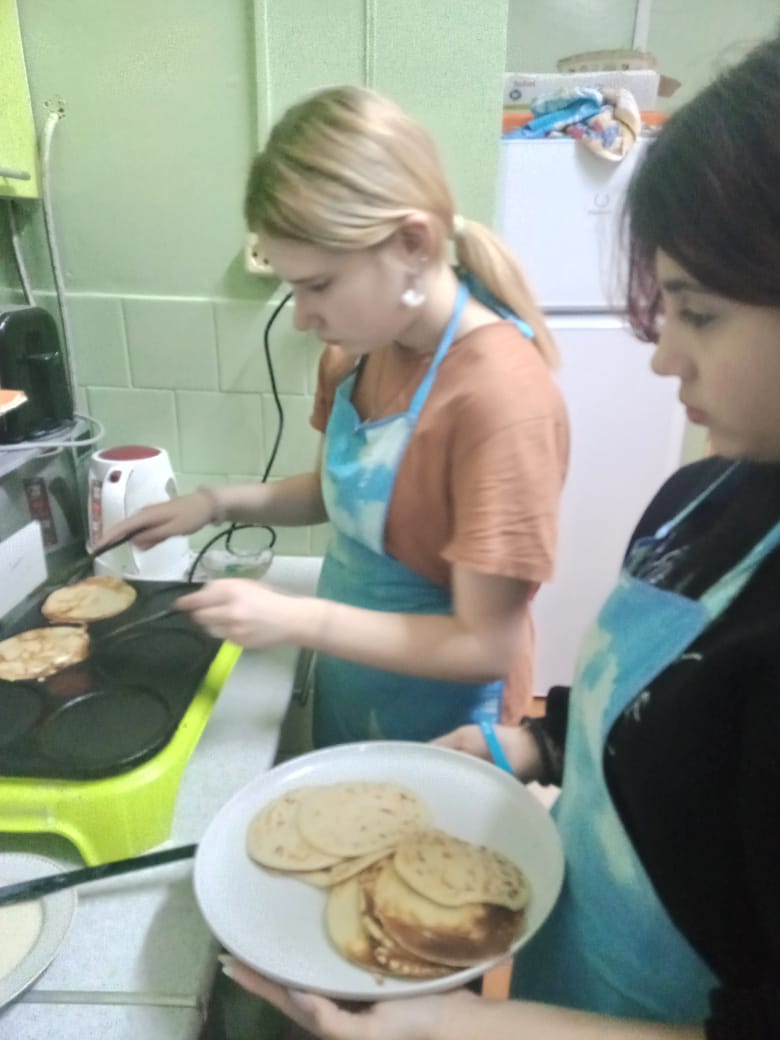 Проект «Домашняя кухня» дети учатся готовить Блины