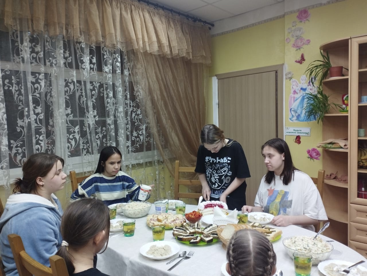 Поздравляем с днем рождения Ксению М. и Валерию П.