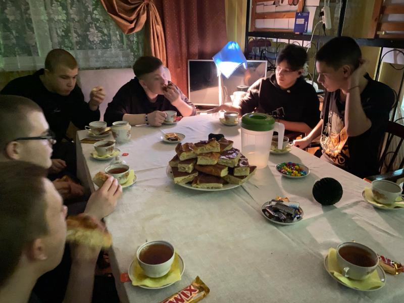 Субботний вечер. Чаепитие.