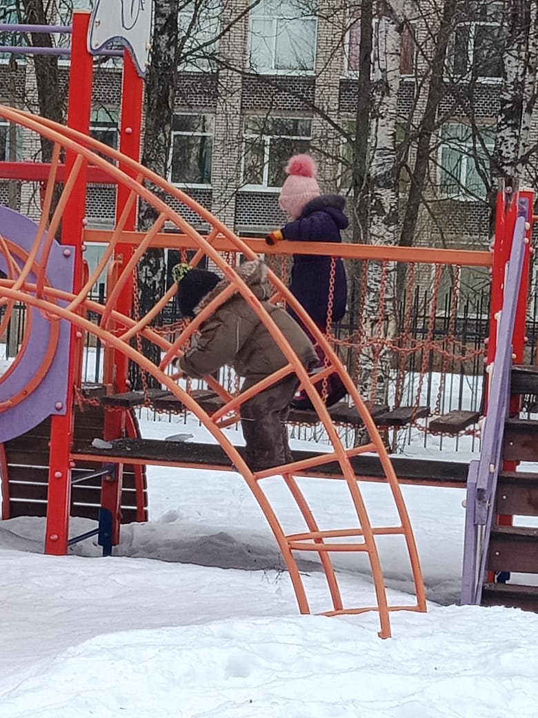 Прогулки на прилегающей территории