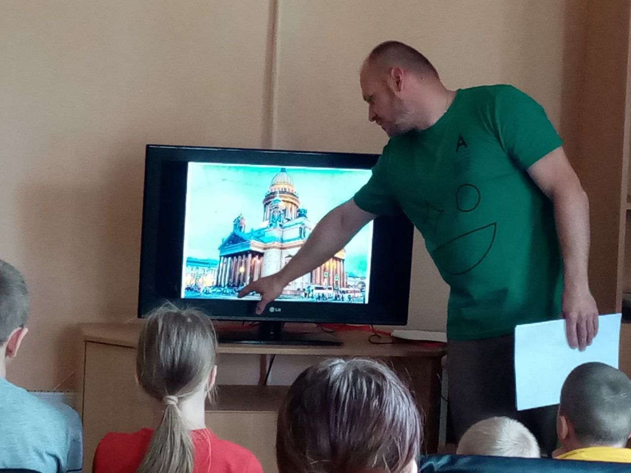 Знакомство с историей Исаакиевского собора.