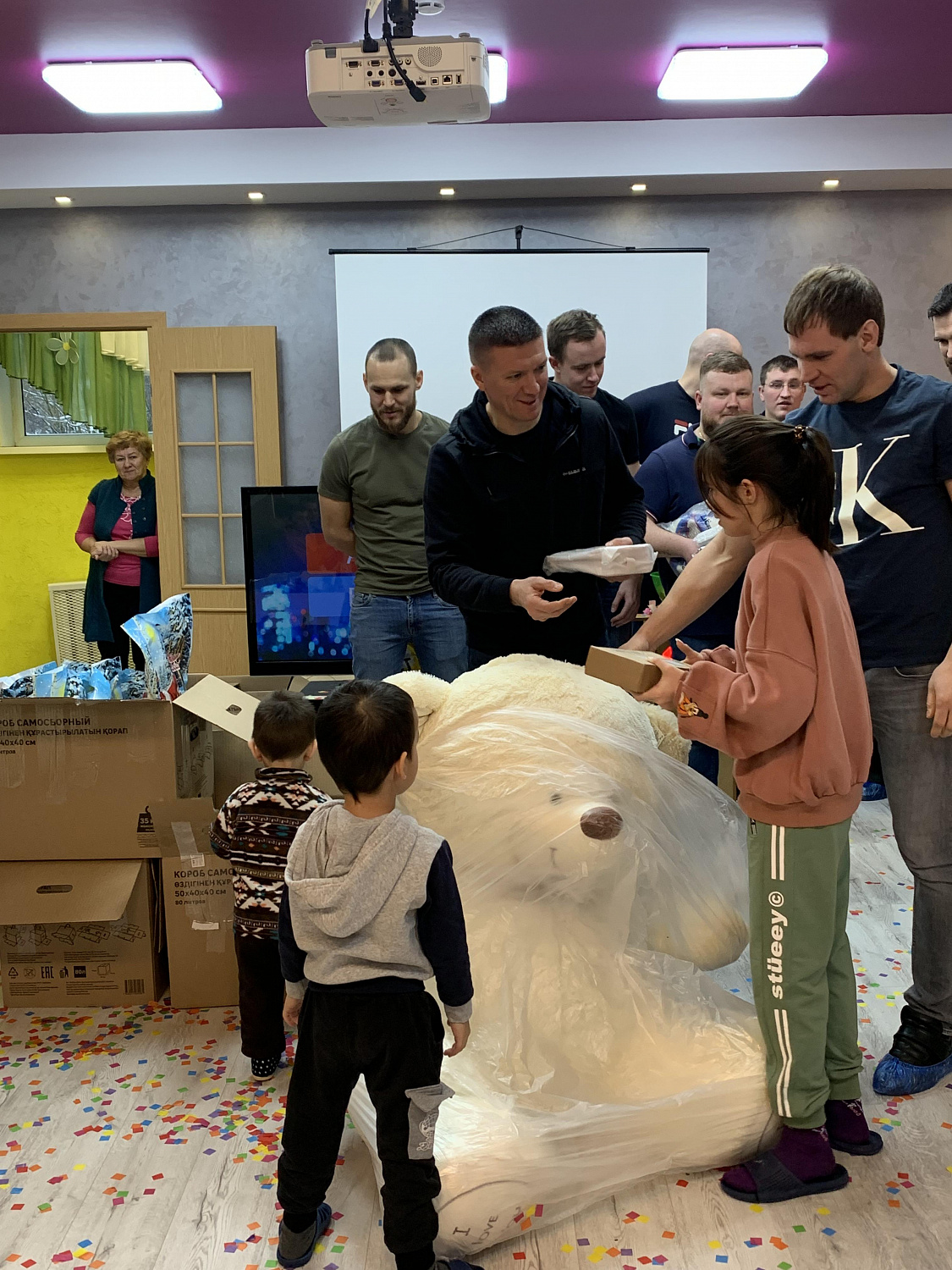 Новогоднее поздравление от шефов