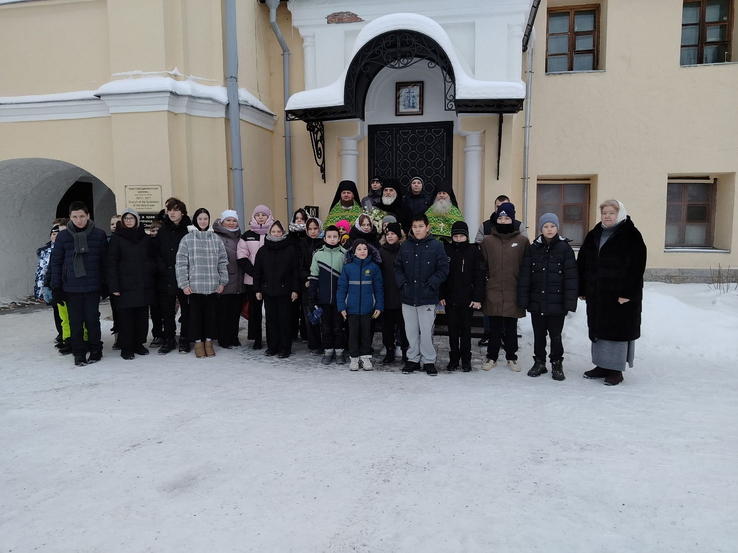 Воспитанники Тихвинского ресурсного центра посетили праздничную Рождественскую ёлку!