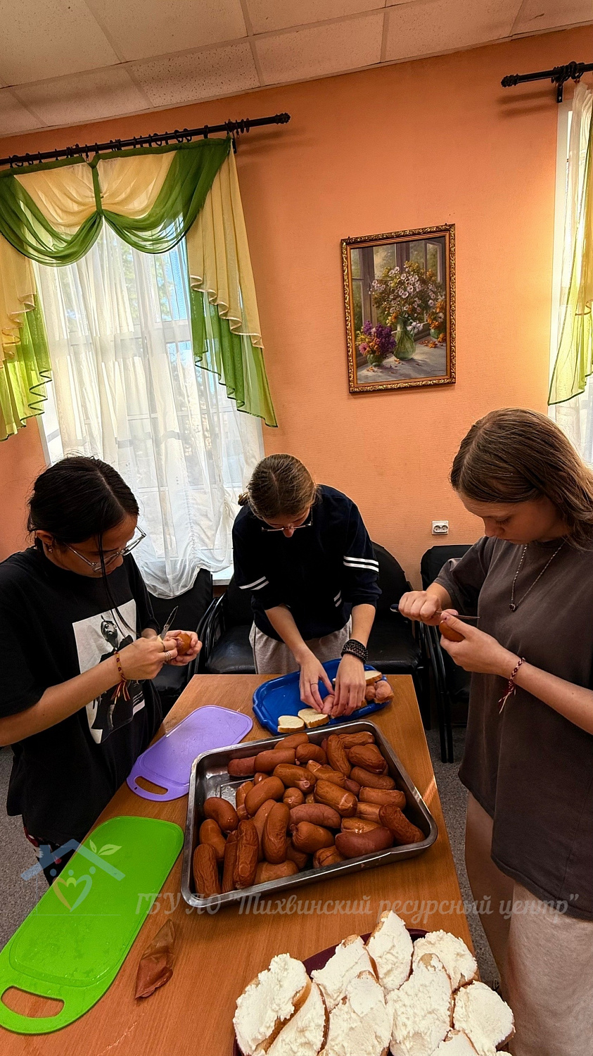 Вечерник по-пушкински: бутерброды, чай и хорошая компания.