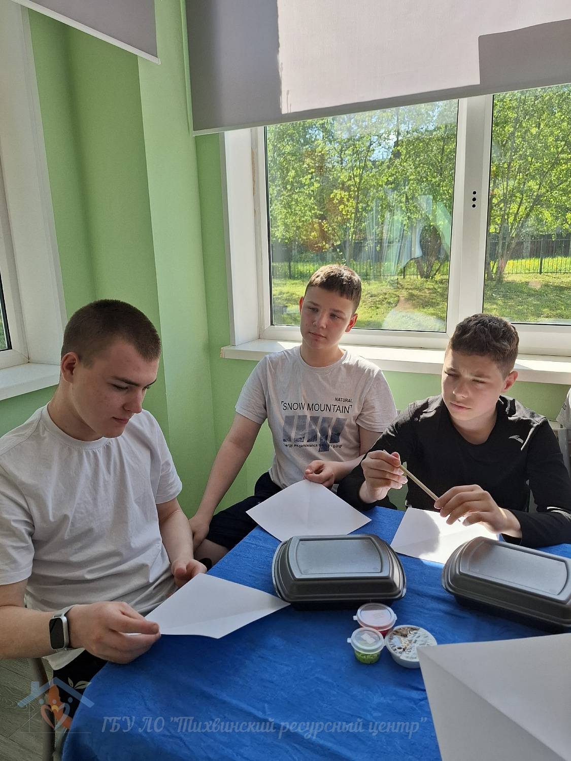   Домашний праздник в честь Дня Весенних именинников.