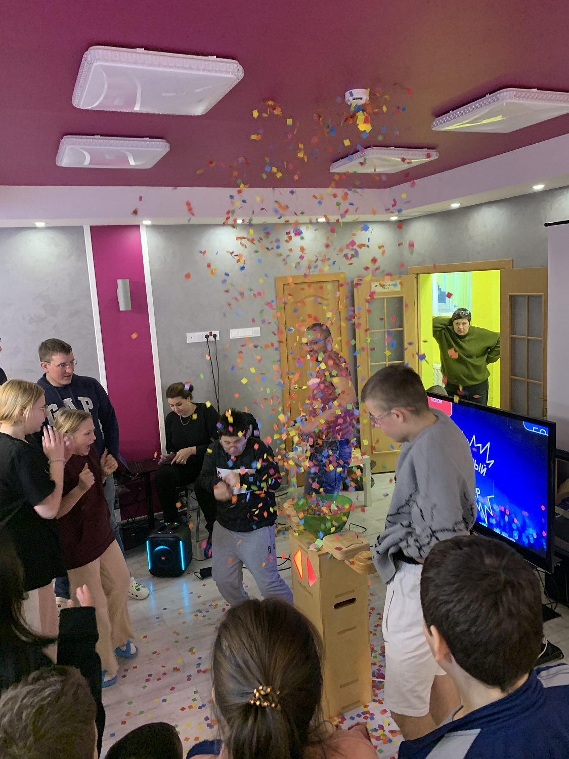 Новогоднее поздравление от шефов