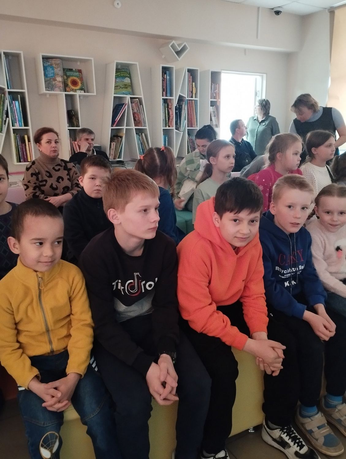 Графический моноспектакль по рассказу Анатолия Митяева "Гвардии Медвежонок"